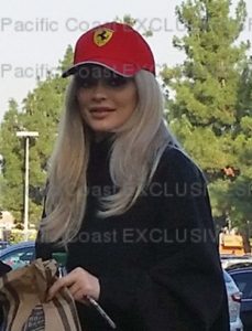 157839, EXCLUSIVE: Kylie Jenner is seen taking fan photos for Caitlyn Jenner as they pick up lunch at the corner bakery in Calabasas. Also pictured is Entertainer Jeff Dunham. Los Angeles, California - Sunday October 2, 2016. Photograph: © MHD, PacificCoastNews. Los Angeles Office (PCN): +1 310.822.0419 UK Office (Photoshot): +44 (0) 20 7421 6000 sales@pacificcoastnews.com FEE MUST BE AGREED PRIOR TO USAGE