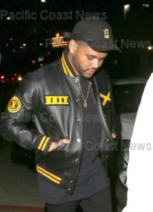 The Weeknd keeps his head down as he leaves Tao alone. Los Angeles, California - Wednesday December 20, 2017.  Photograph: © MHD, PacificCoastNews. Los Angeles Office (PCN): +1 310.822.0419 UK Office (Avalon): +44 (0) 20 7421 6000 sales@pacificcoastnews.com FEE MUST BE AGREED PRIOR TO USAGE